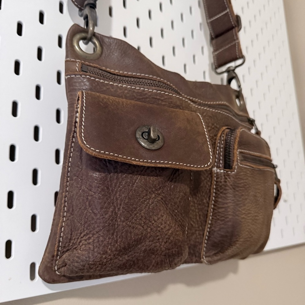 Roots Tribe Leather Villager Dark Brown Leather Crossbody/Shoulder Bag - Picture 10 of 12